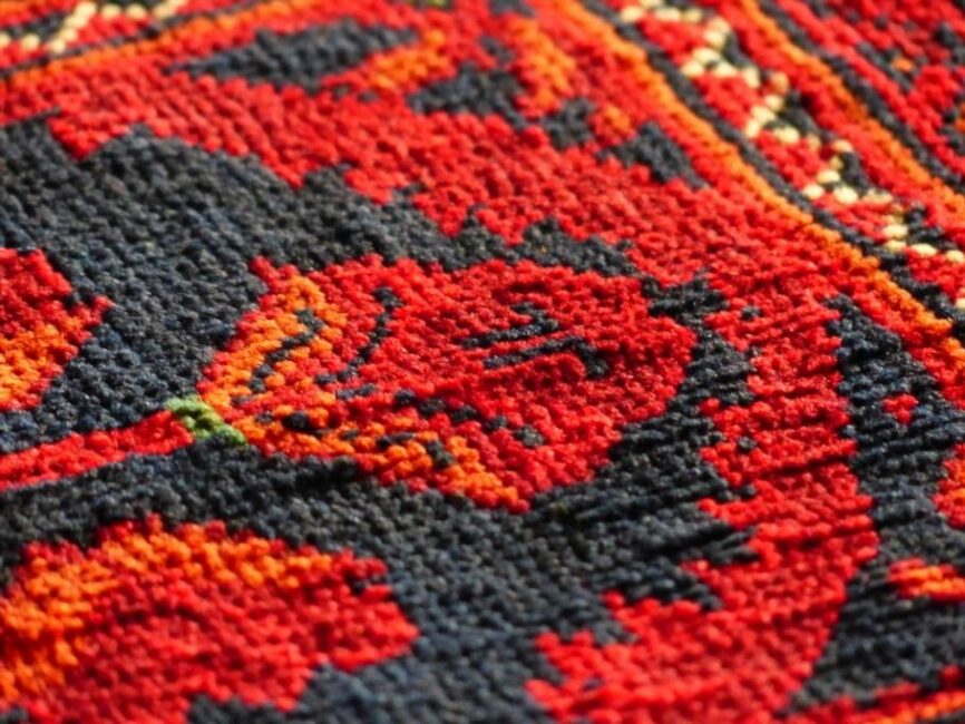 Inspiracje do własnoręcznego tworzenia dywanów z włóczki